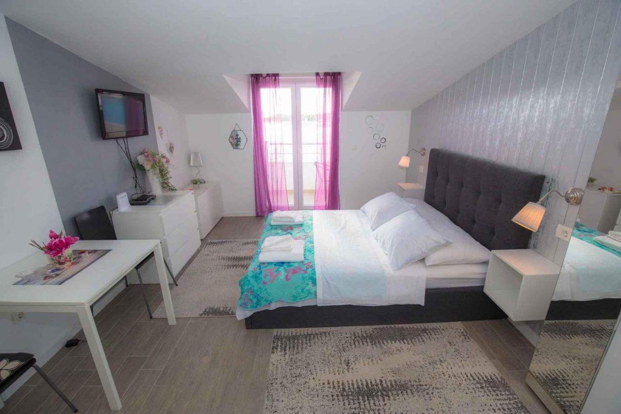 Apartments In Rogoznica 36019 Exterior photo