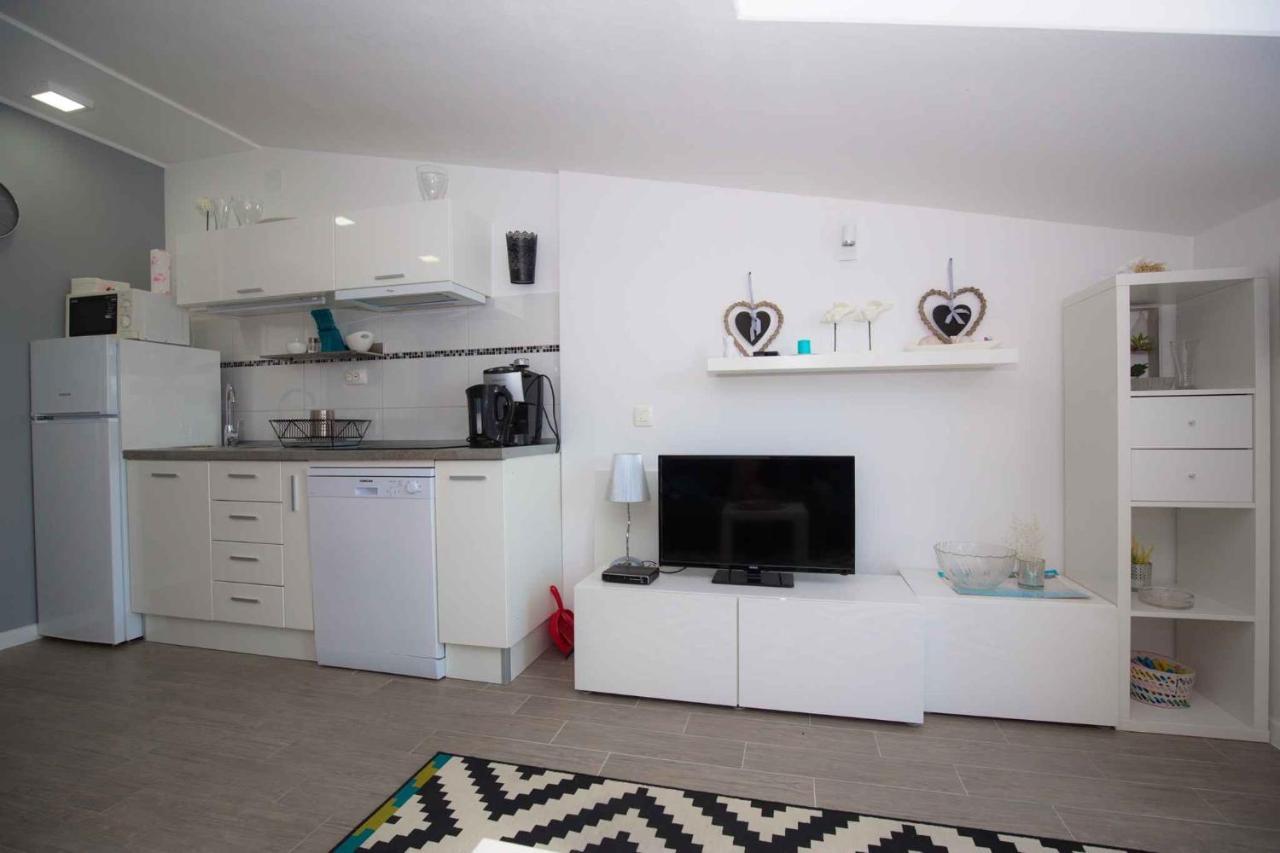Apartments In Rogoznica 36019 Exterior photo